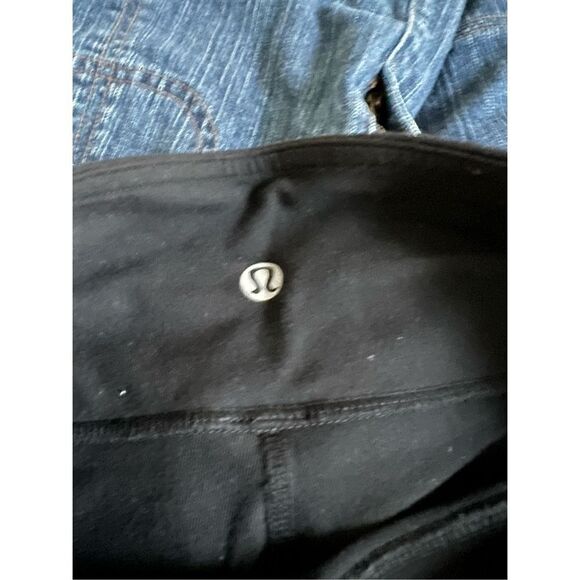 Lululemon reversible black Capri leggings 4 - Picture 2 of 4